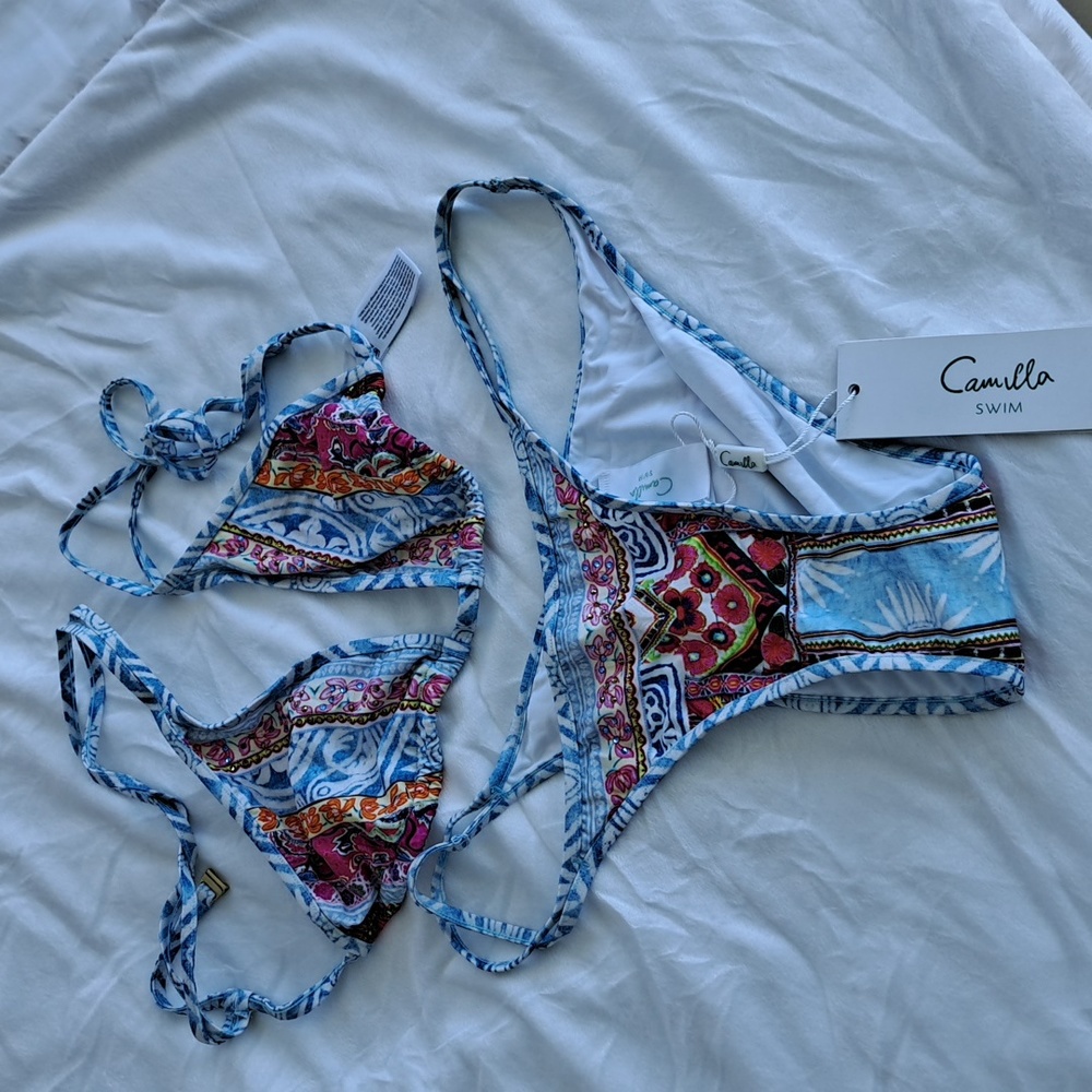 Bikini - Picture 2 of 2